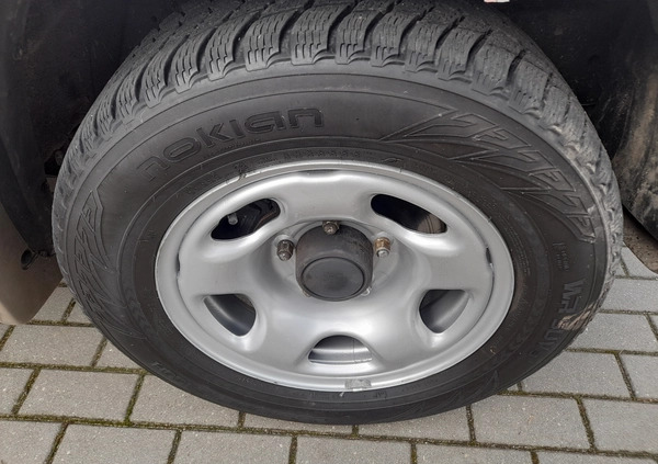 Suzuki Grand Vitara cena 21900 przebieg: 174225, rok produkcji 2003 z Kłecko małe 379